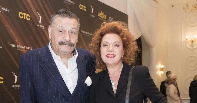 Яна Поплавская считает, что жена Дмитрия Назарова бредит: «Ужасно, когда