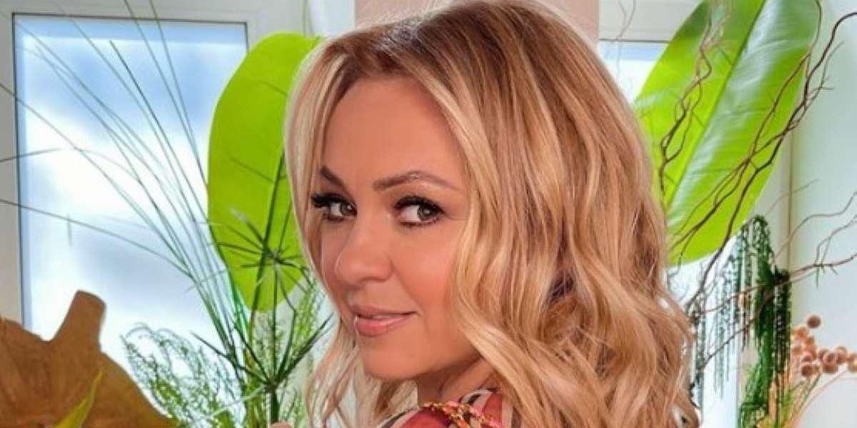 Новые фото Рудковской в купальнике вызвали кучу хейта: «Колхоз из