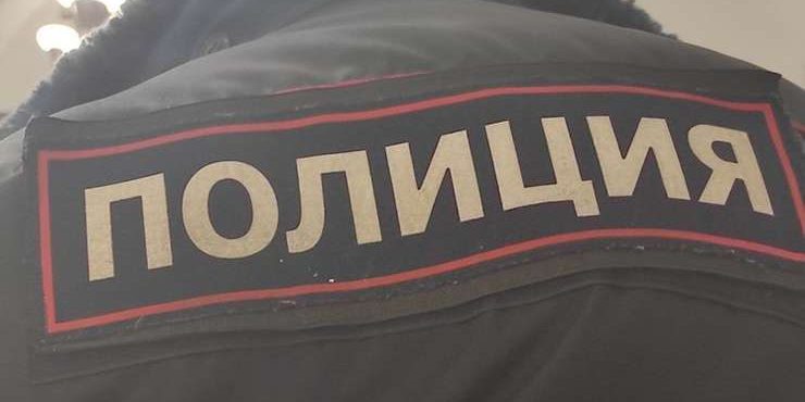 Россиянин избил полицейских, не пустивших его на концерт группы «Руки