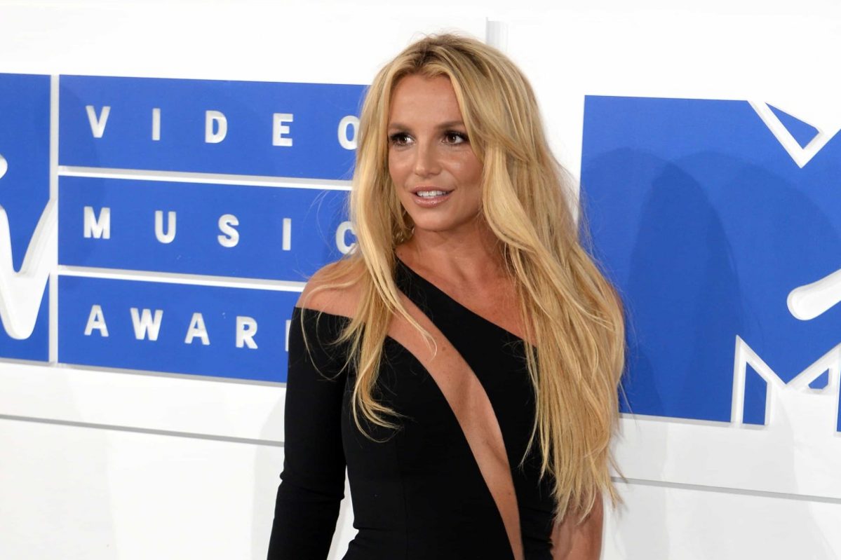 Что произошло? :: Шоу-бизнес :: Дни.ру