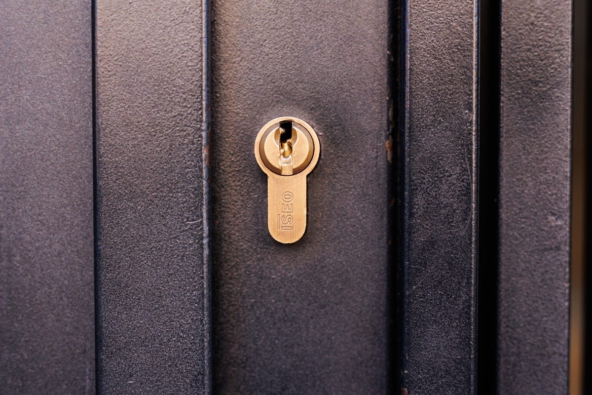 В больших городах растет количество сервисов по вскрытию замков ::