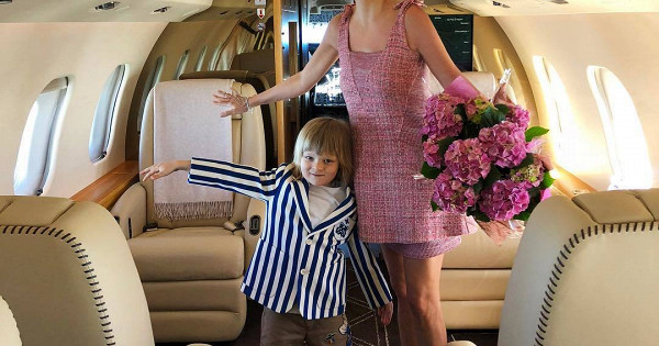 Яна Рудковская рассказала, что ее младший сын сам оплачивает няню, водителя, тренеров и охрану 