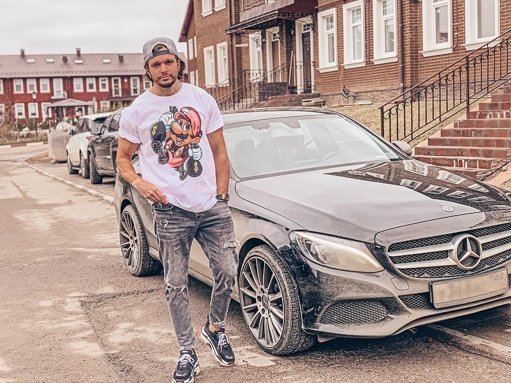 Антон Гусев устроил драку в эфире Первого канала