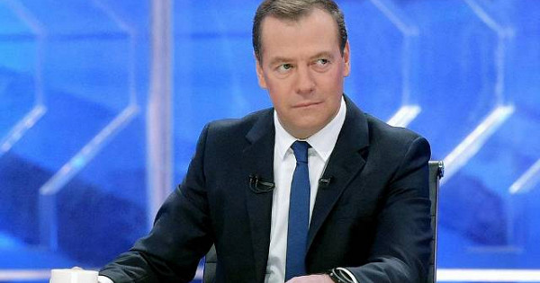 Медведев приехал на закрытый день рождения Пугачевой — Рамблер/новости