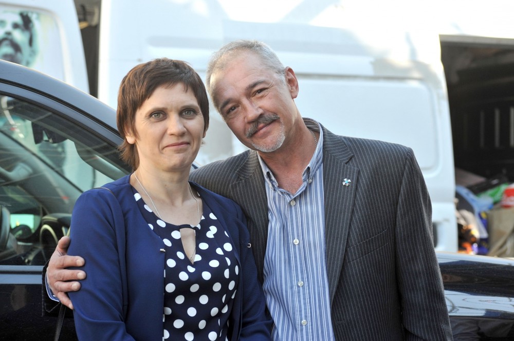 Жена Евгения Леонова-Гладышева: «Каждый месяц тратим 230 тысяч на реабилитацию»