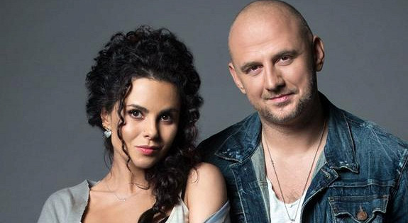 «Брак Потапа и Насти — фикция, надо же как-то впаривать ее на корпоративах», написала блогер о дуэте «Непара» 