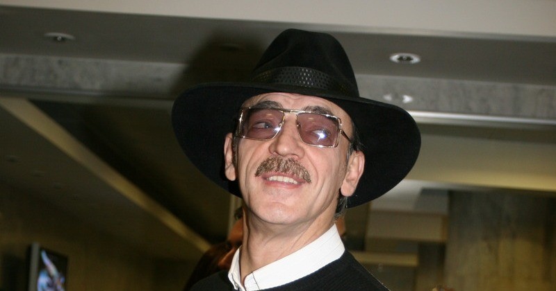 Михаил Боярский: «Младшего внука ни на секунду оставить нельзя, он один раз с кровати свалился»