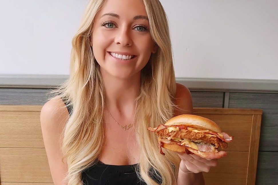 Секрет девушки, которая ест в 4 раза больше обычной женщины и не толстеет — www.wday.ru