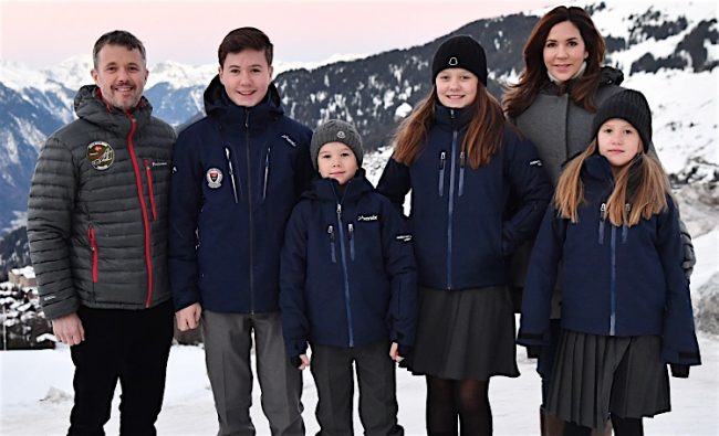 принцесса Дании Мэри и принц Фредерик отправили детей учиться в Швейцарию, HELLO! Russia