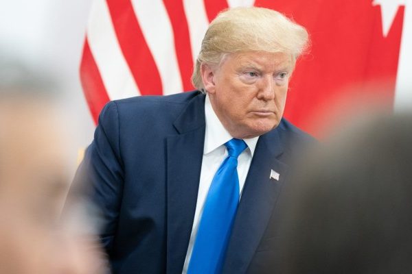 Дональд Трамп пригрозил нанести по Ирану удар из оружия за 2 триллиона долларов :: Политика :: Дни.ру