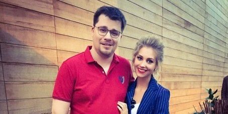 Ведущий Comment Out: «Я удивлен реакцией Гарика, ему играть в развод Петросяна и Степаненко – это ок?»