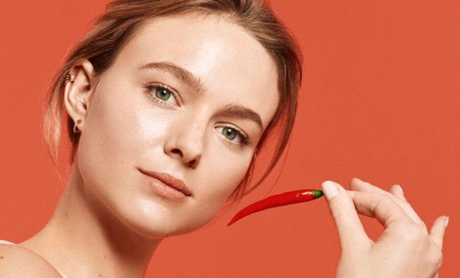 От крема с красным перцем до скраба с землей: бьюти-дайджест недели, HELLO! Russia