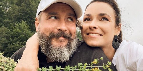 Популярная российская телеведущая подала на развод спустя 10 лет брака 