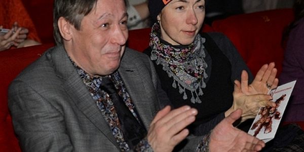 Стало известно о подработках жены Ефремова после его ареста — Рамблер/новости