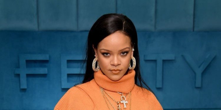 Рианна арендовала дом за 415 тысяч долларов в месяц — фото