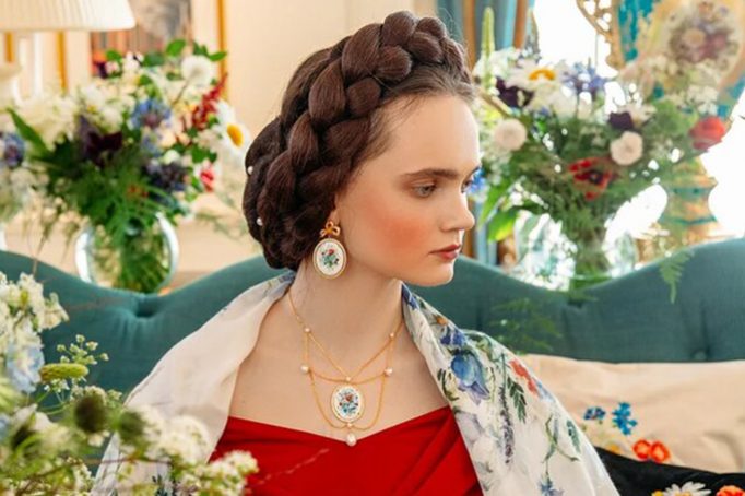 сказочные курочки и серьги-теремки в новой коллекции Axenoff, HELLO! Russia