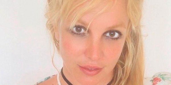 Фанаты Бритни Спирс требуют освободить ее из-под опеки отца — Рамблер/новости