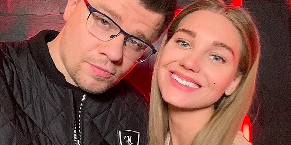 Охлобыстин оправдал секс Асмус в «Тексте» — Рамблер/новости