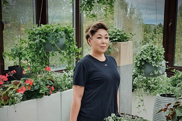 Цой вышла на связь в кислородной маске — Рамблер/женский