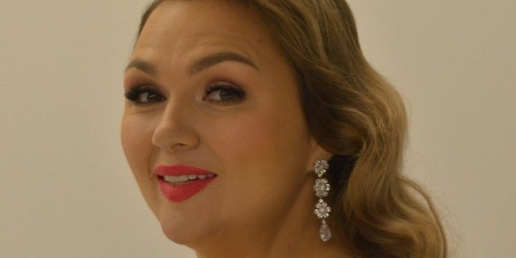 Надежда Ангарская получила ключи от квартиры, выигранной в «Последнем герое»