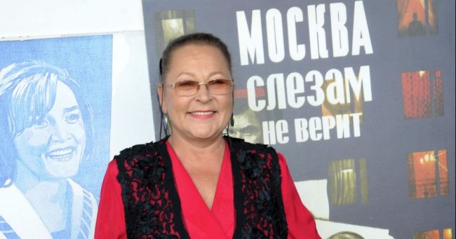 Потерявшая сына Раиса Рязанова проводит остаток лета на обновленной даче