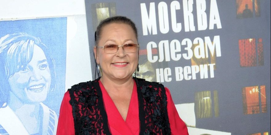 Потерявшая сына Раиса Рязанова проводит остаток лета на обновленной даче