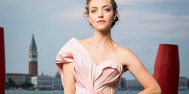 о дочери Нине, дружбе на всю жизнь и о том, как важно быть сытой и довольной во время работы, HELLO! Russia