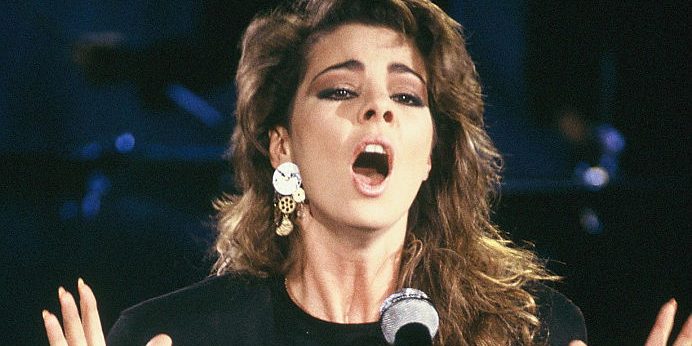 Знаменитая Сандра: что стало с легендарной певицей 80-х