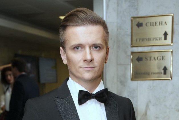 Глеб Матвейчук забрал жену и сына из роддома