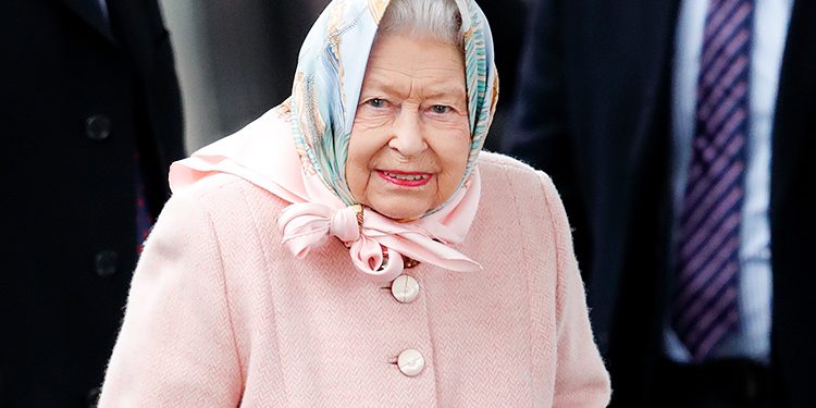 Королева Елизавета II передумала возвращаться в Букингемский дворец, HELLO! Russia