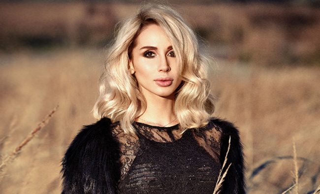 Светлана Лобода, Мария Миронова, Муся Тотибадзе и другие звезды поддержали акцию «Дети вместо цветов»