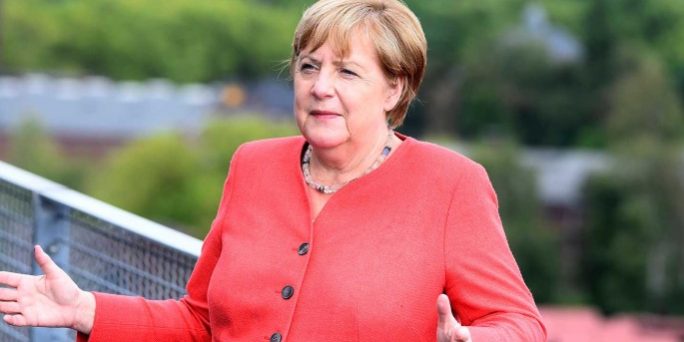 Ангела Меркель потребовала от России наказать виновных в покушении на политика, последние новости, подробности :: Политика :: Дни.ру