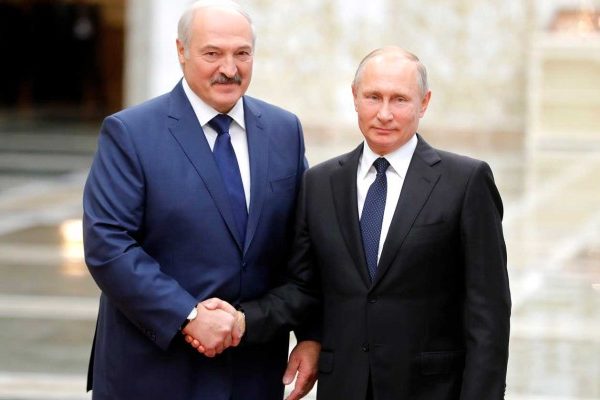 эксперт считает, что белорусский лидер ждет от Москвы спасения, новости Белоруссии, протесты, выборы :: Политика :: Дни.ру