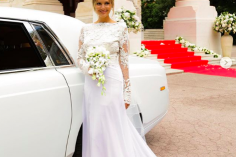 Мария Кожевникова заинтриговала поклонников фото в свадебном платье — Звезды