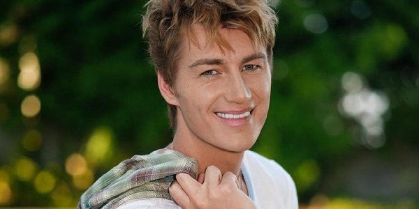 Воробьев показал видео с двумя девушками в постели — Рамблер/женский