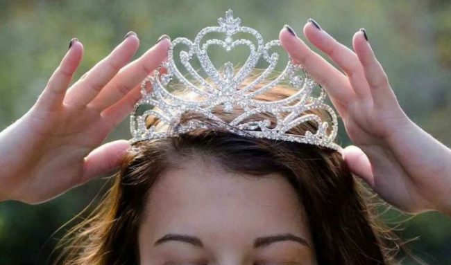 Высокая самооценка у женщины: польза и вред в поиске отношений