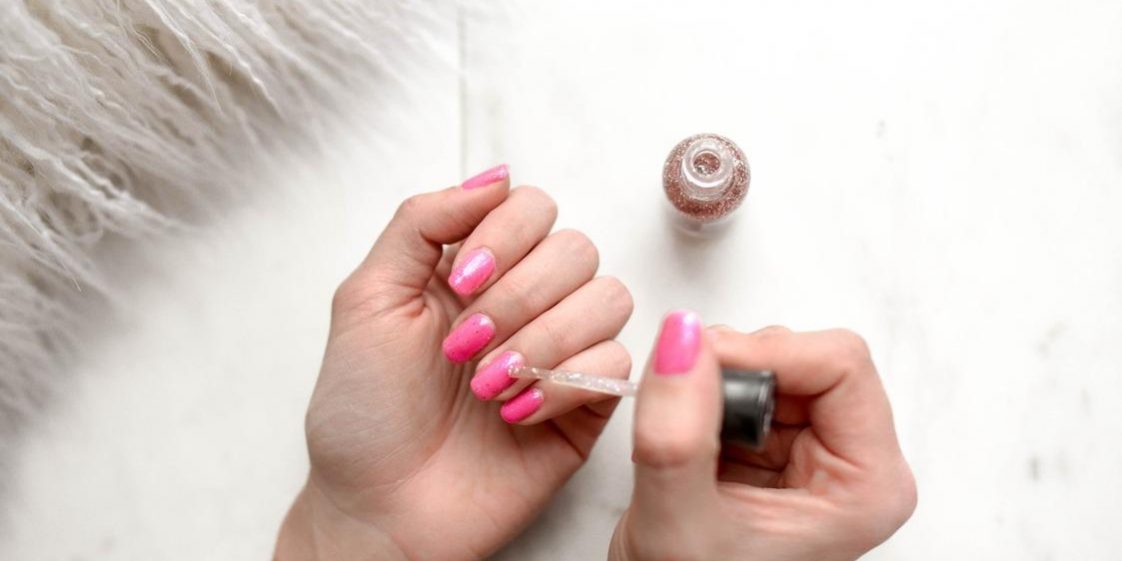 Дурная привычка: чем может быть опасен гель-лак — Красота