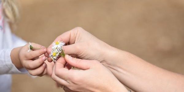 Мама-подружка: 5 способов стать ребенку больше, чем родителем — Психология