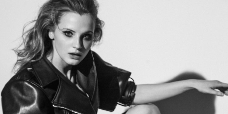 «В одежде 60-х было больше женственности», HELLO! Russia