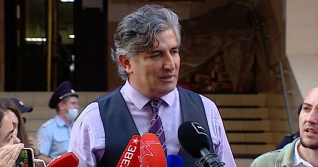 Отжал половину дома и обманывал людей: факты биографии адвоката Михаила Ефремова