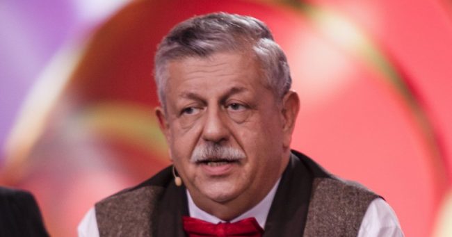 Роспотребнадзор начал поиски тех, кто контактировал с умершим ведущим «Русского лото»