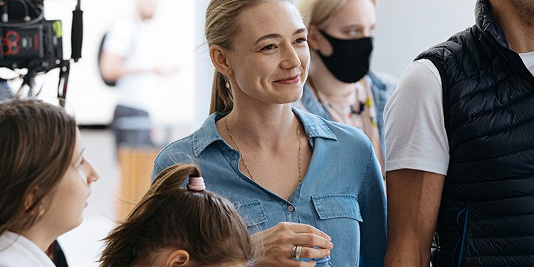 Оксана Акиньшина, Максим Виторган, Надежда Михалкова, Юрий Колокольников и другие в трейлере сериала «Беспринципные»