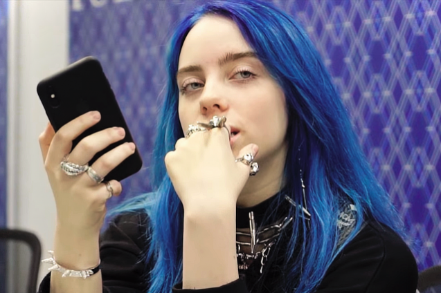 Билли Айлиш раскритиковала знаменитостей за вечеринки во время пандемии | Шоу-бизнес | Культура