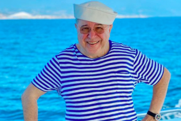 Евгений Петросян впервые показал сына — Рамблер/новости