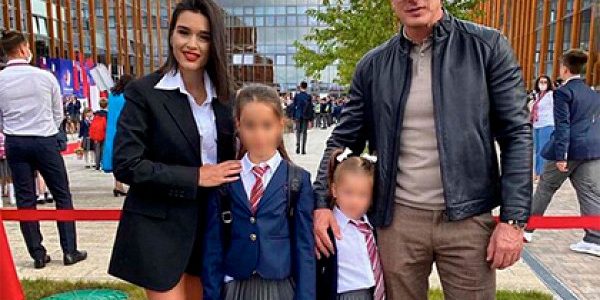 Влад Лисовец оправдал короткие шорты Бородиной на школьной линейке 