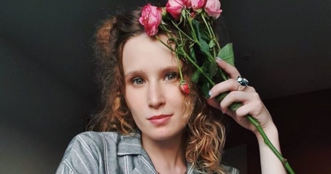 Монеточка перестала скрывать роман с продюсером