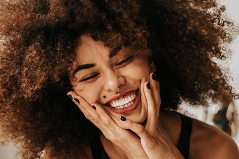 Зуб разрушился, но не до конца: варианты решения проблемы подсказывает эксперт — Красота