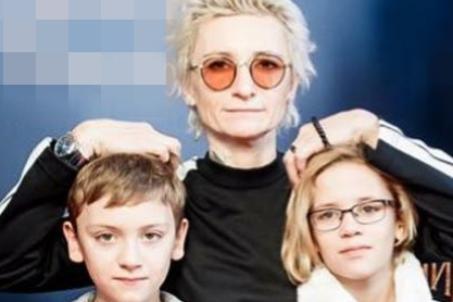 Диана Арбенина впервые привела детей в Эрмитаж: «Боюсь, какое-то время это будет нашим семейным анекдотом» — Звезды