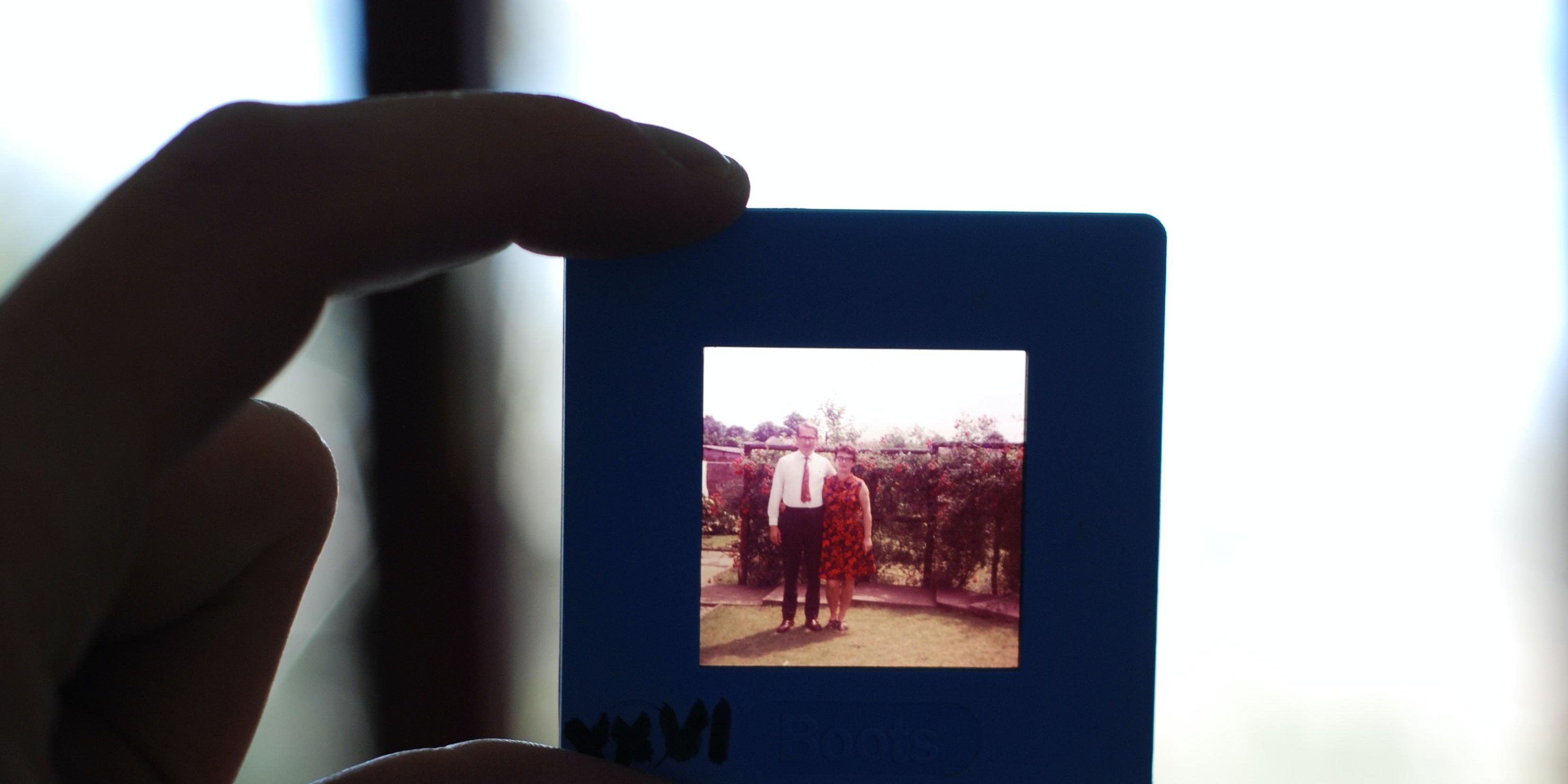 Разрыв поколений: как не разругаться в хлам, приезжая в гости к родителям — Психология