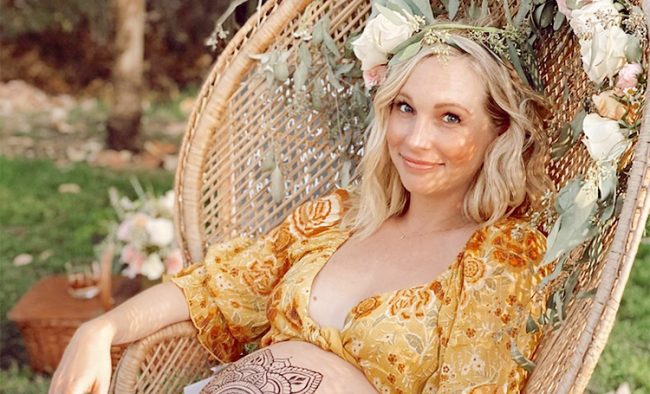 Звезда «Дневников вампира» Кэндис Аккола провела вечеринку в честь будущего ребенка